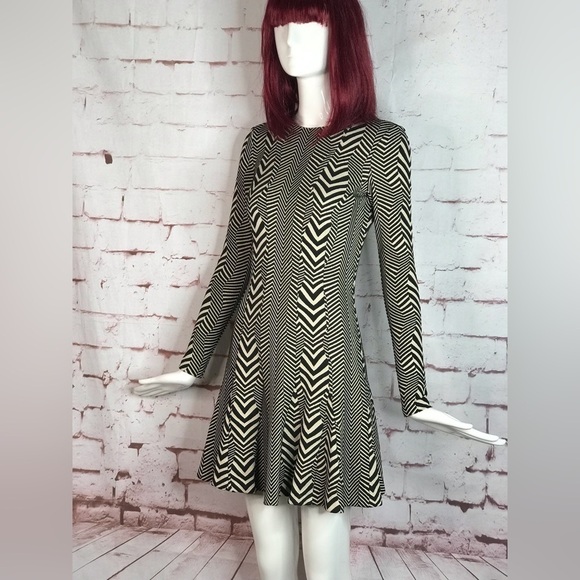 NICOLE MILLER Atelier Chevron Cream & Black Knit A-Line Skater Dress Petite - Picture 15 of 15